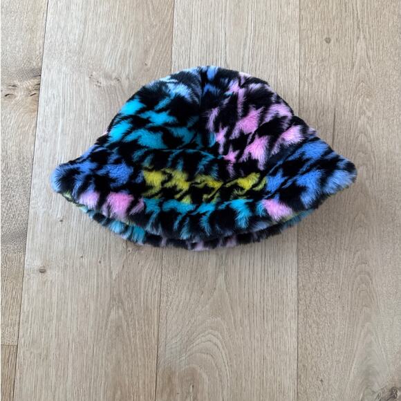 Teddy Fresh Bucket Hat Faux Fur Houndstooth One Size Multicolor main image 4